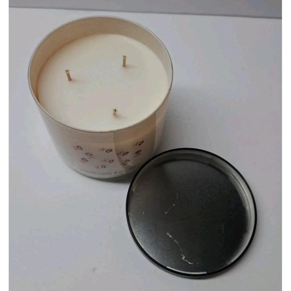 House of Velas 14oz 3-Wick Candle Coconut Vanilla/Small Heart Shaped Frame New